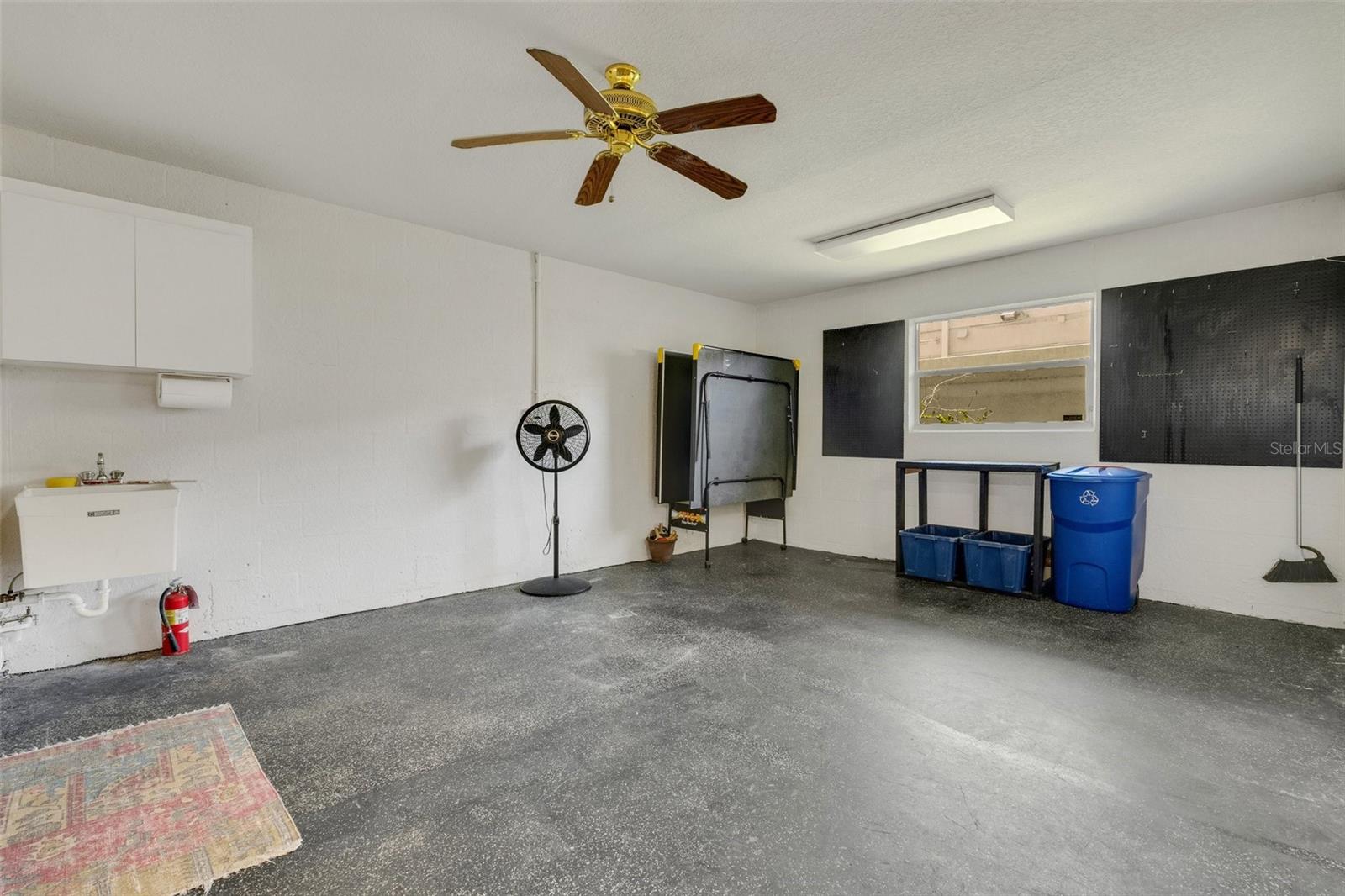 8198 EAGLES PARK DR, ST PETERSBURG, FL, 33709
