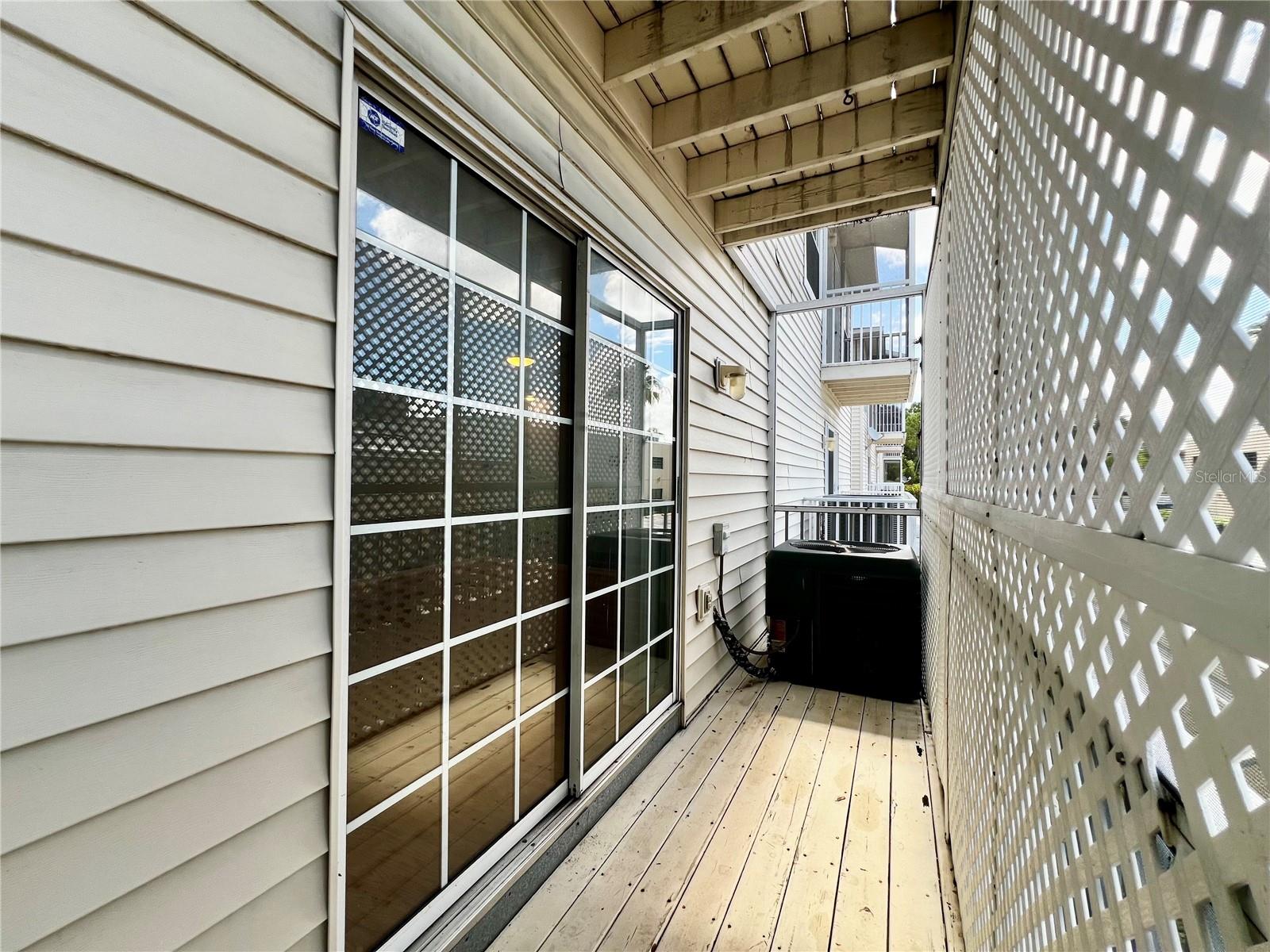 8198 EAGLES PARK DR, ST PETERSBURG, FL, 33709