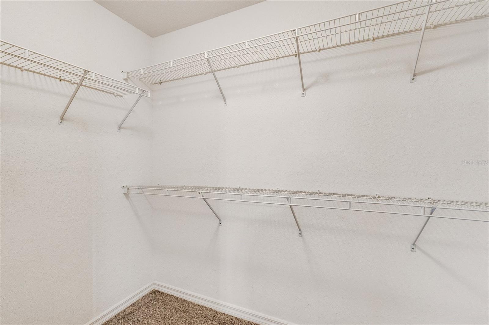 8198 EAGLES PARK DR, ST PETERSBURG, FL, 33709
