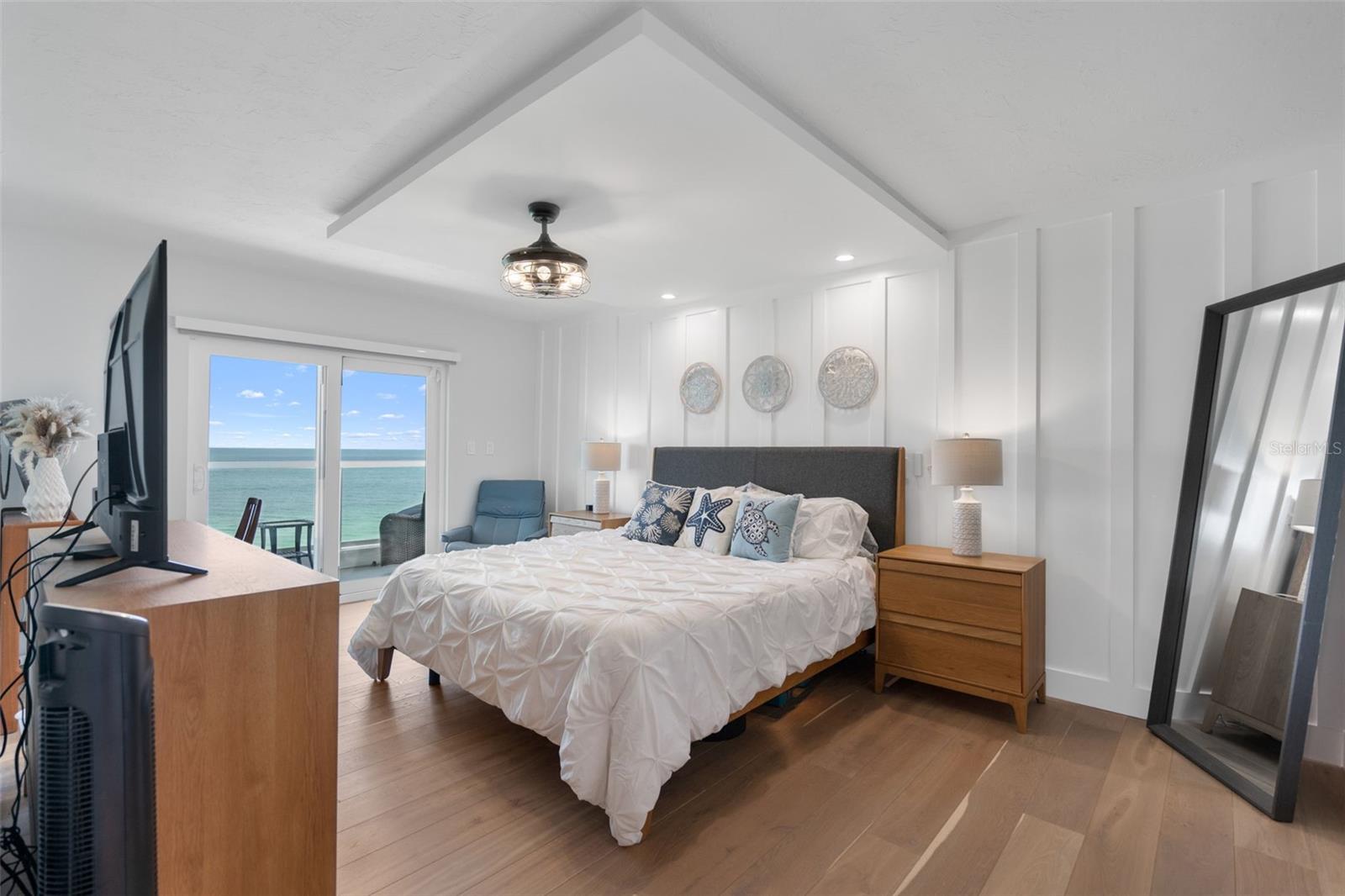 1050 LONGBOAT CLUB RD #901, LONGBOAT KEY, FL, 34228