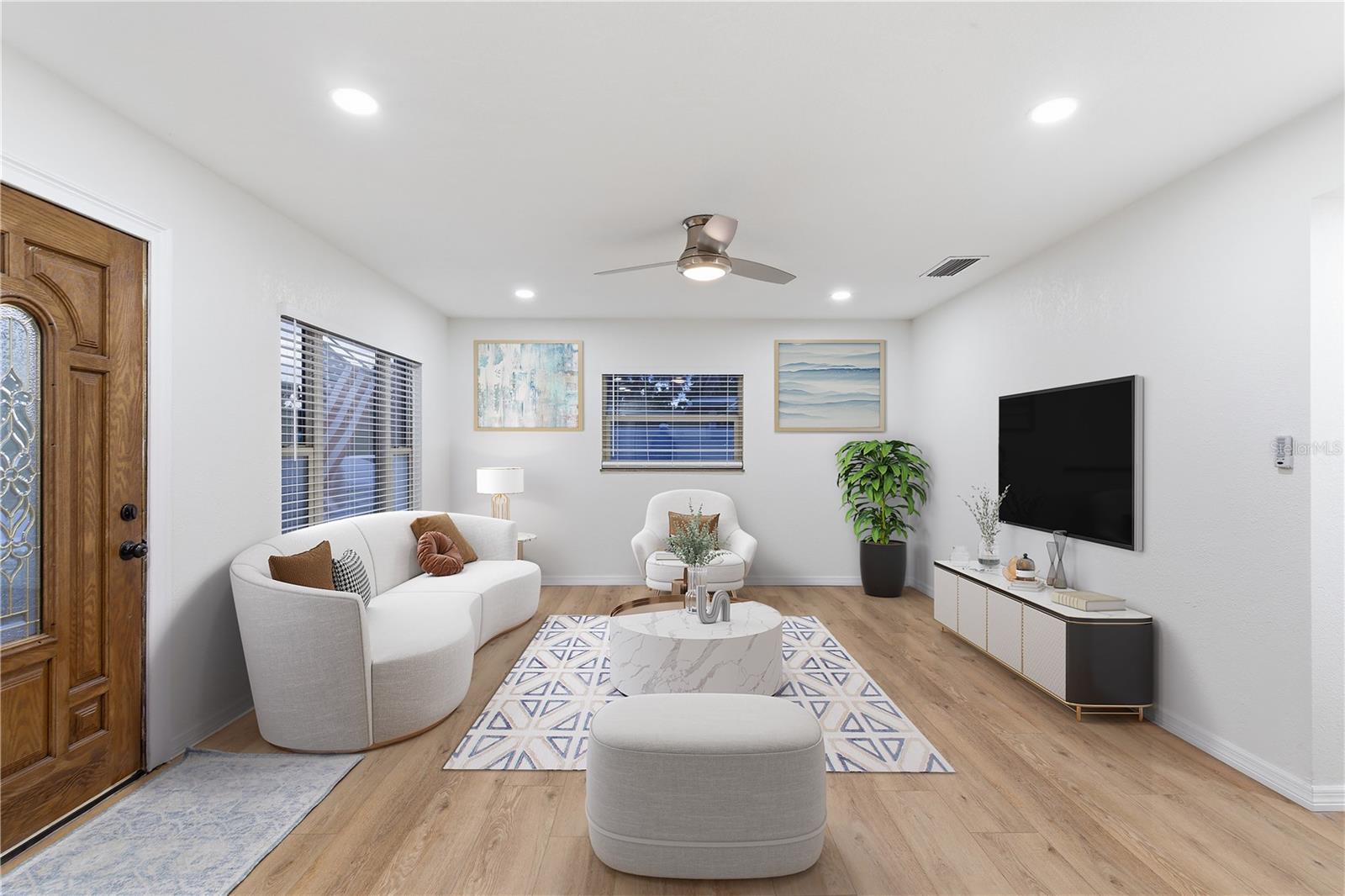 8607 MAY CIR, TAMPA, FL, 33614