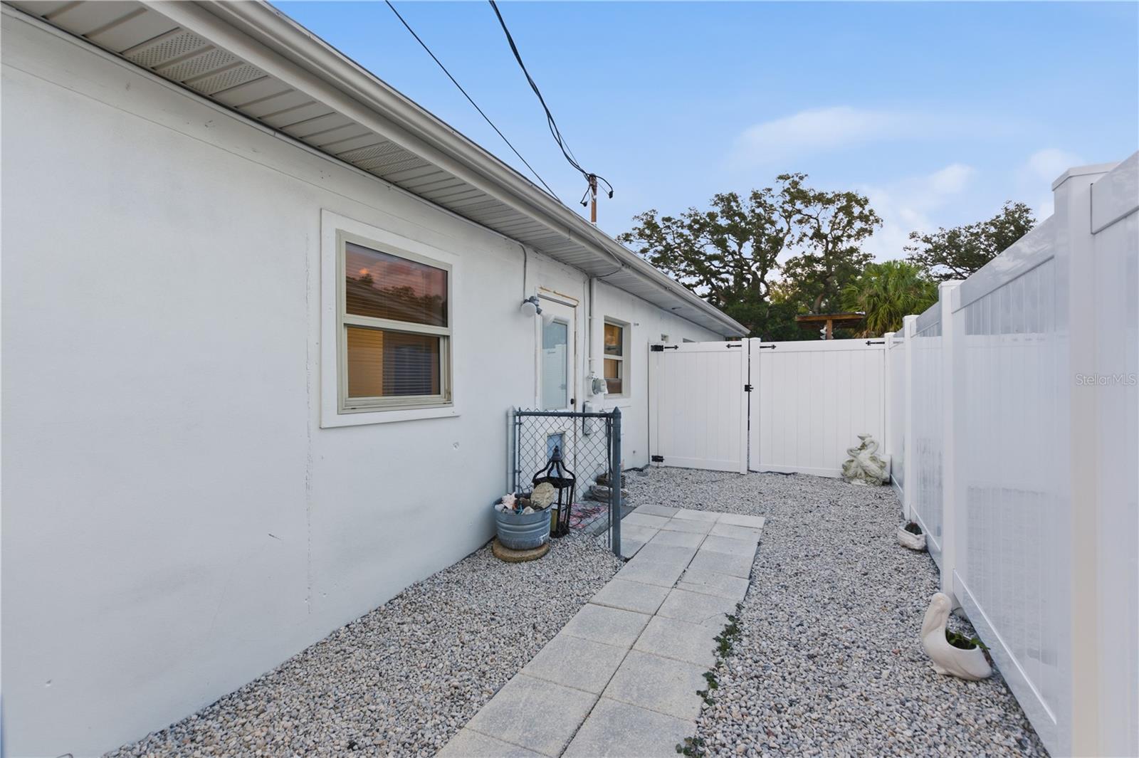 8607 MAY CIR, TAMPA, FL, 33614