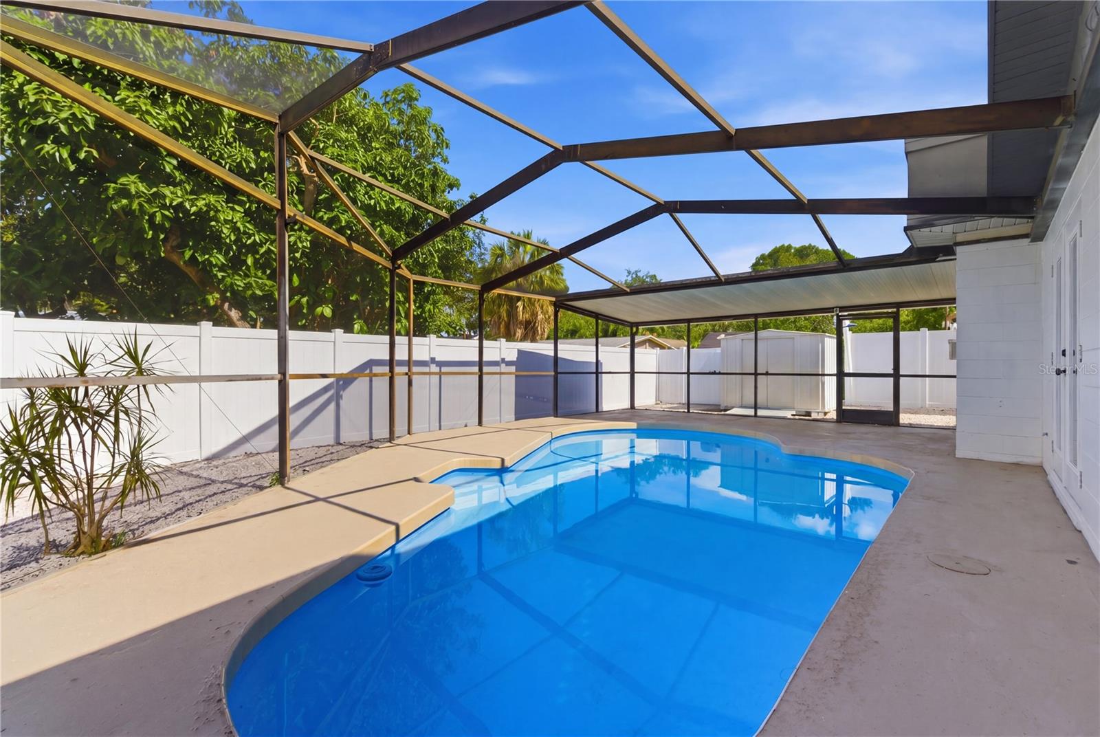 8607 MAY CIR, TAMPA, FL, 33614