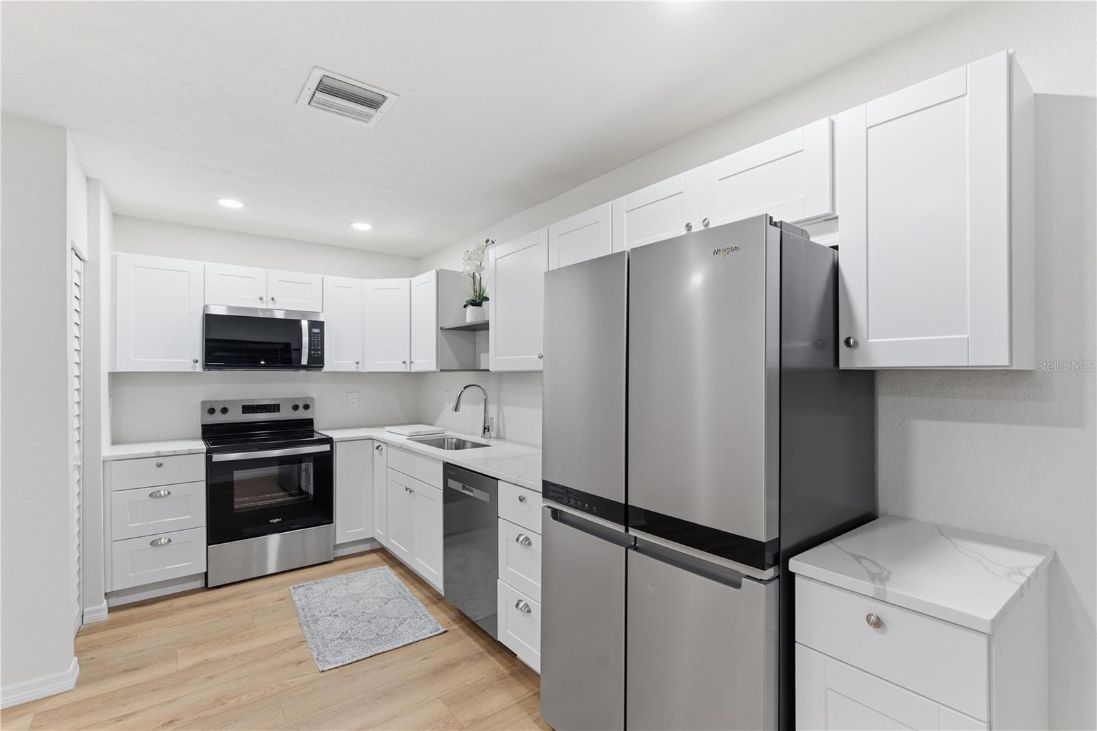 8607 MAY CIR, TAMPA, FL, 33614