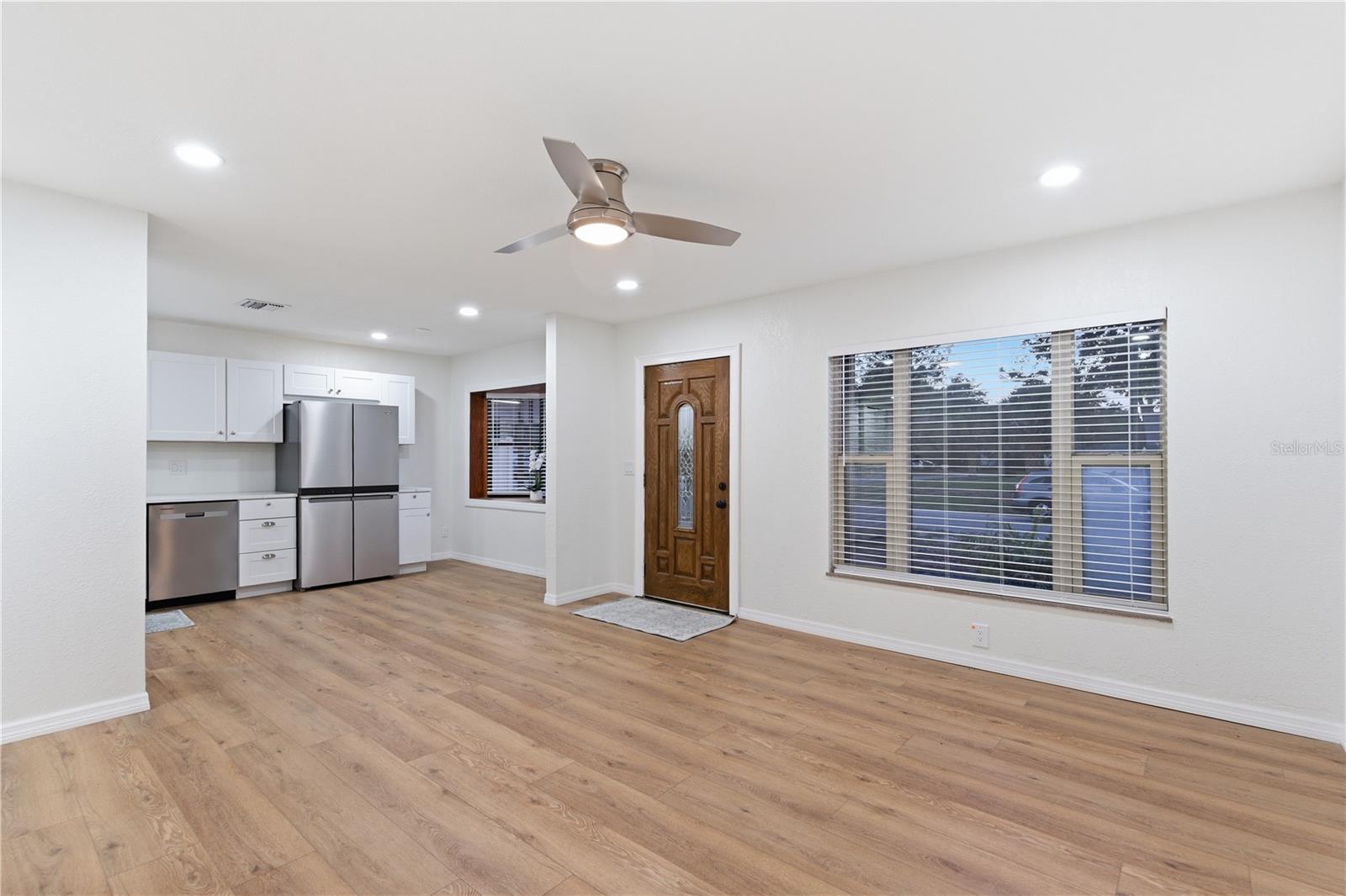 8607 MAY CIR, TAMPA, FL, 33614