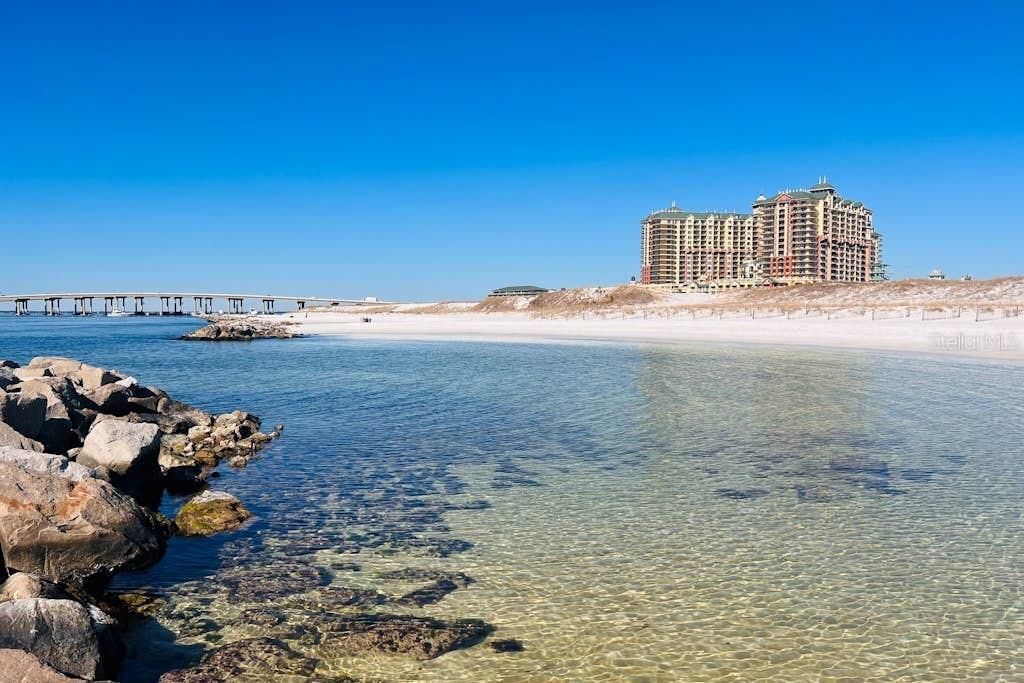 111 GULF WINDS CT #111, DESTIN, FL, 32541
