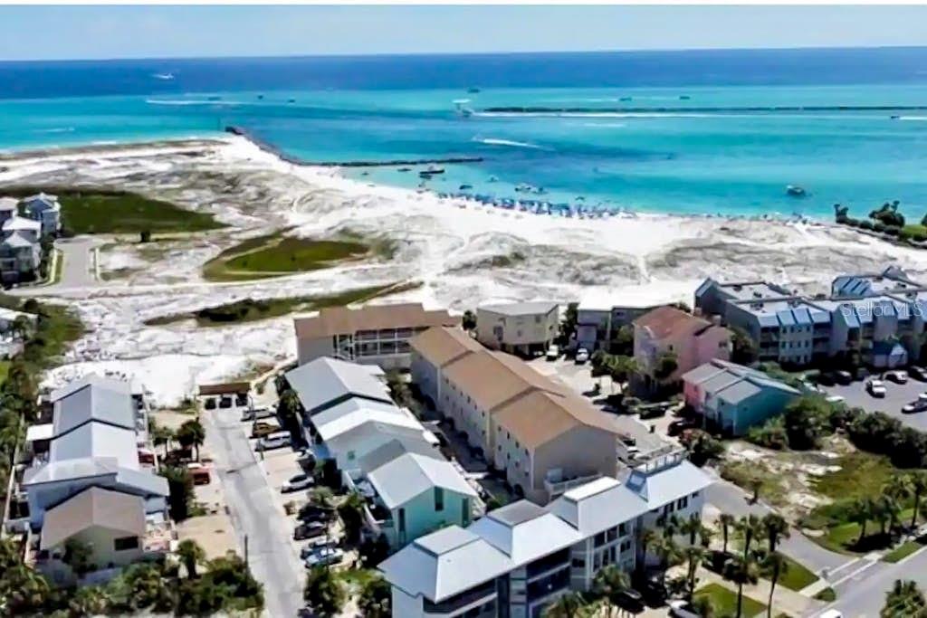 111 GULF WINDS CT #111, DESTIN, FL, 32541