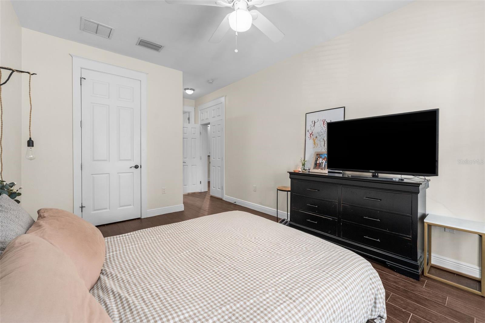 423 NE 2ND AVE, GAINESVILLE, FL, 32601