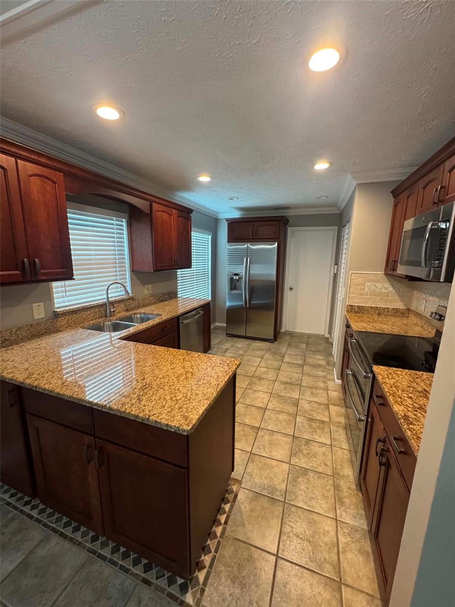 6711 S SHERIDAN RD, TAMPA, FL, 33611