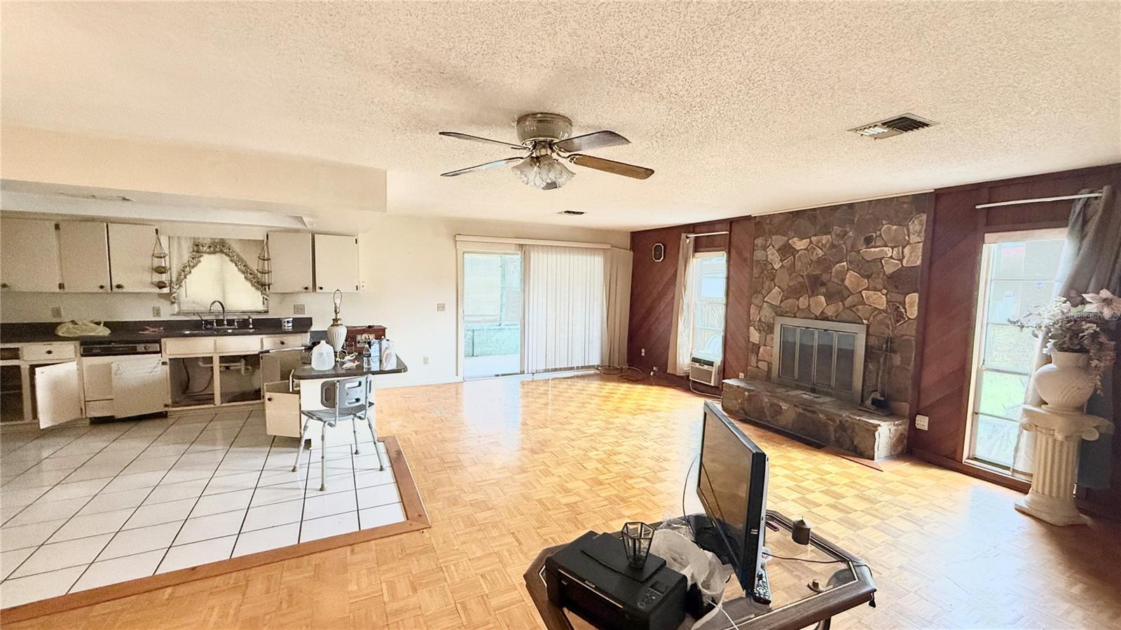 1406 MEADOW DR NE, WINTER HAVEN, FL, 33881
