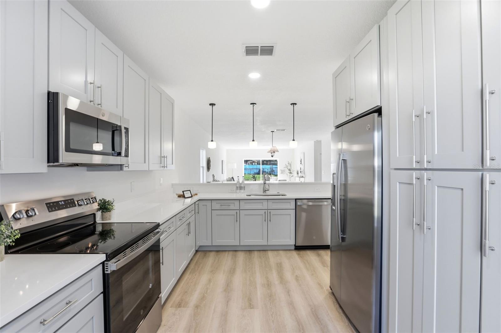 1328 MARSHALL DR, LEESBURG, FL, 34748