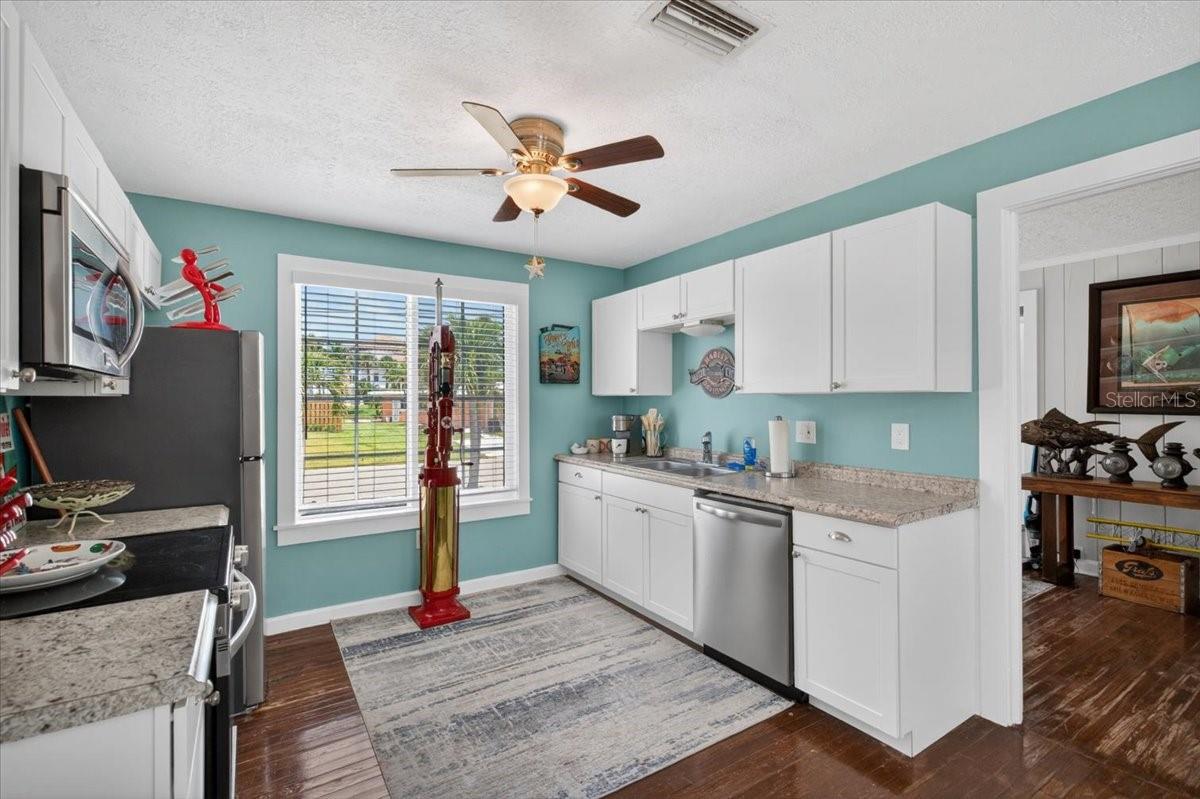 216 SUNRISE DR, NOKOMIS, FL, 34275