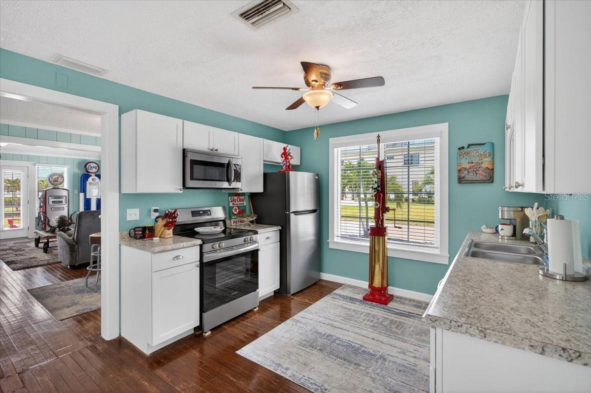 216 SUNRISE DR, NOKOMIS, FL, 34275
