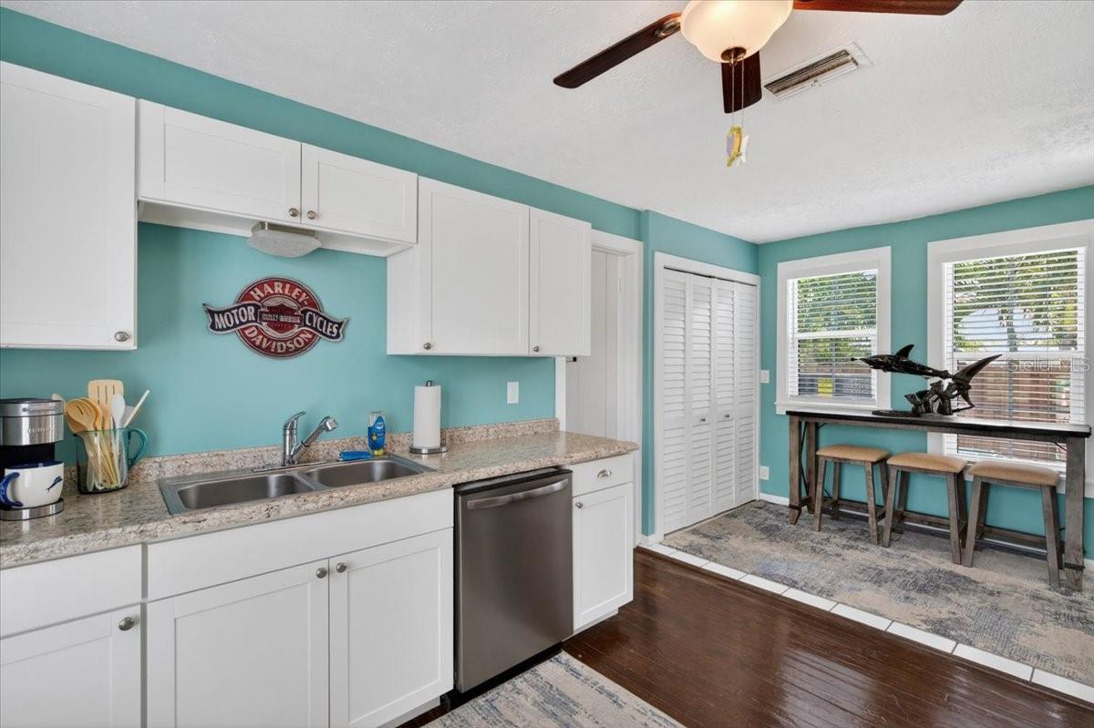 216 SUNRISE DR, NOKOMIS, FL, 34275
