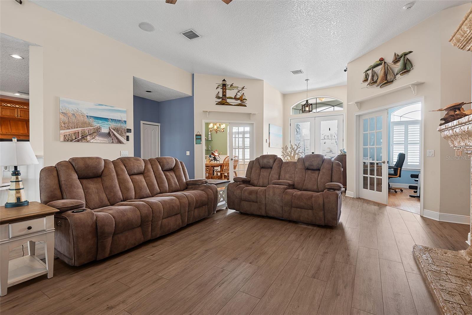 72 CLUB HOUSE DR, PALM COAST, FL, 32137