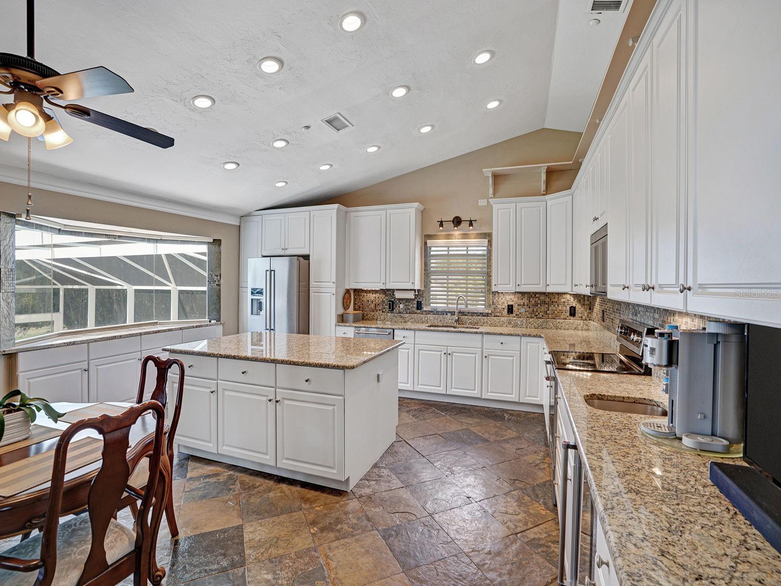 16270 FOREST MIST CT, ALVA, FL, 33920