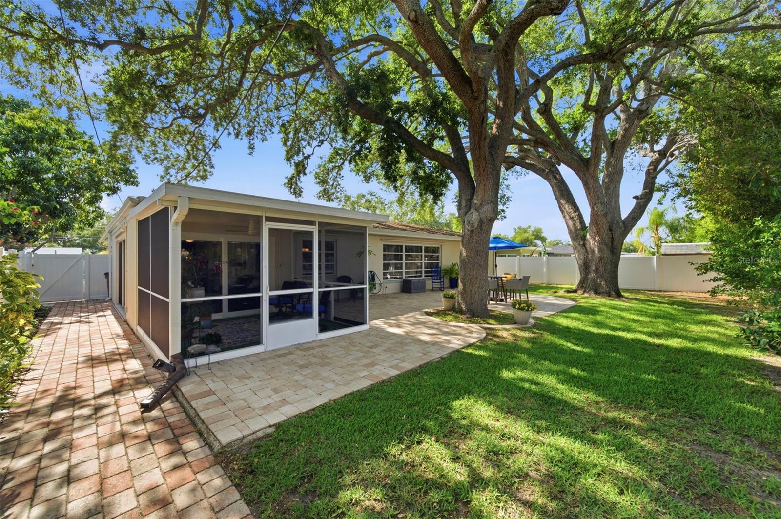 1727 CYPRESS AVE, BELLEAIR, FL, 33756