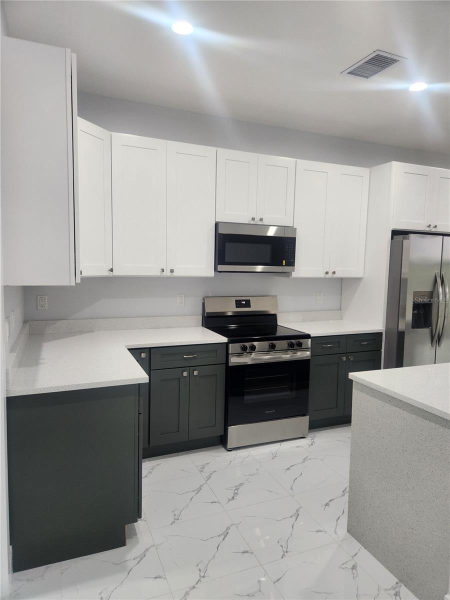 12025 CLARENDON AVE, PORT CHARLOTTE, FL, 33981