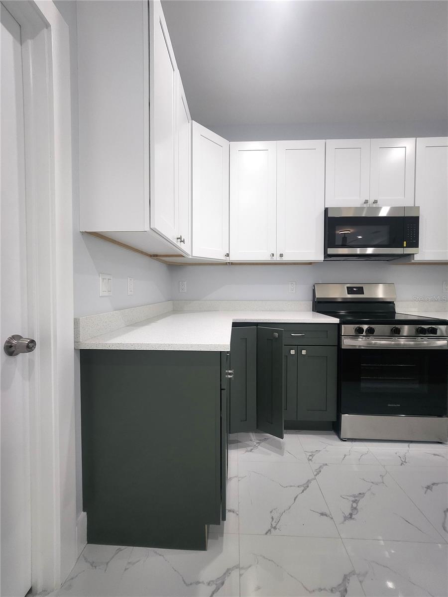 12025 CLARENDON AVE, PORT CHARLOTTE, FL, 33981