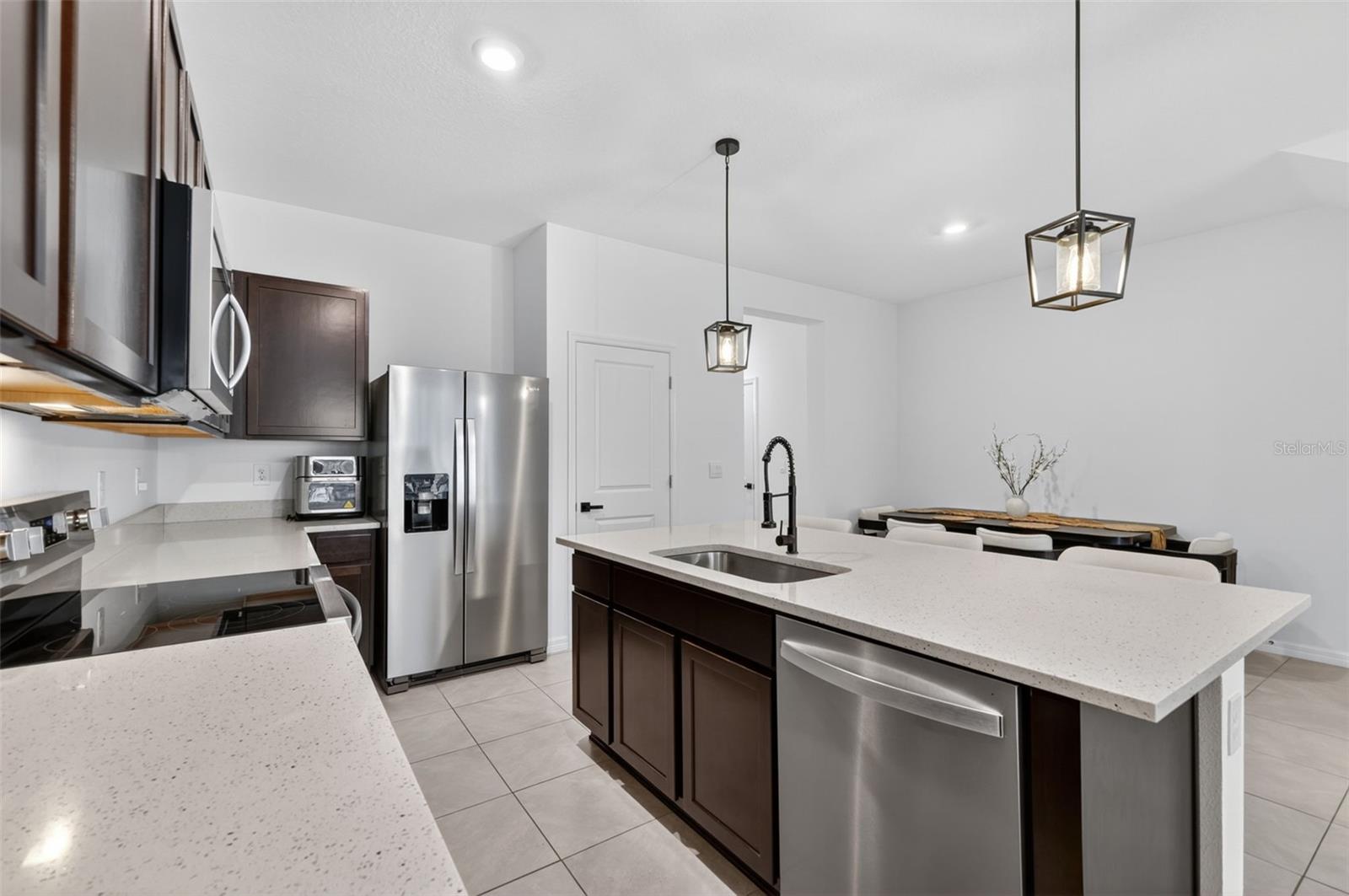 567 MANGROVE SHADE CIR, APOLLO BEACH, FL, 33572