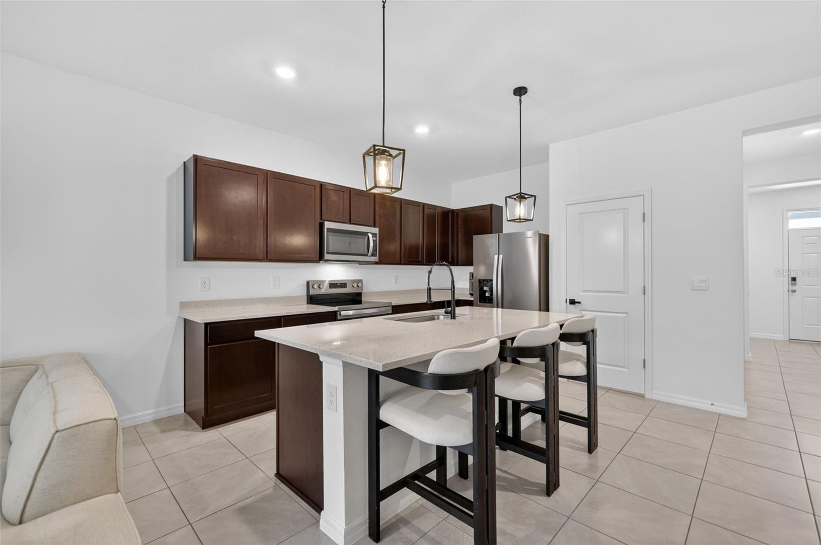567 MANGROVE SHADE CIR, APOLLO BEACH, FL, 33572