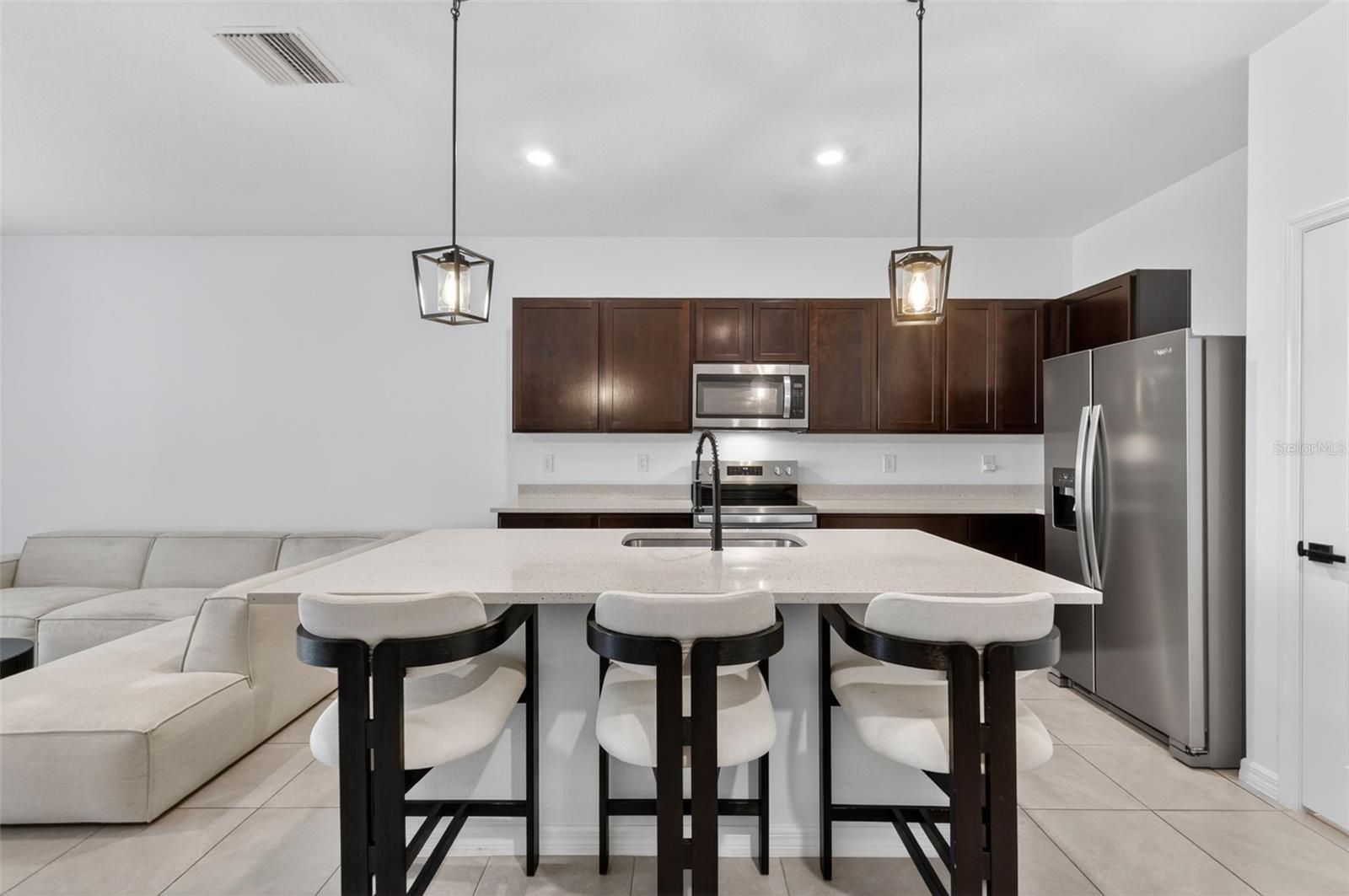 567 MANGROVE SHADE CIR, APOLLO BEACH, FL, 33572