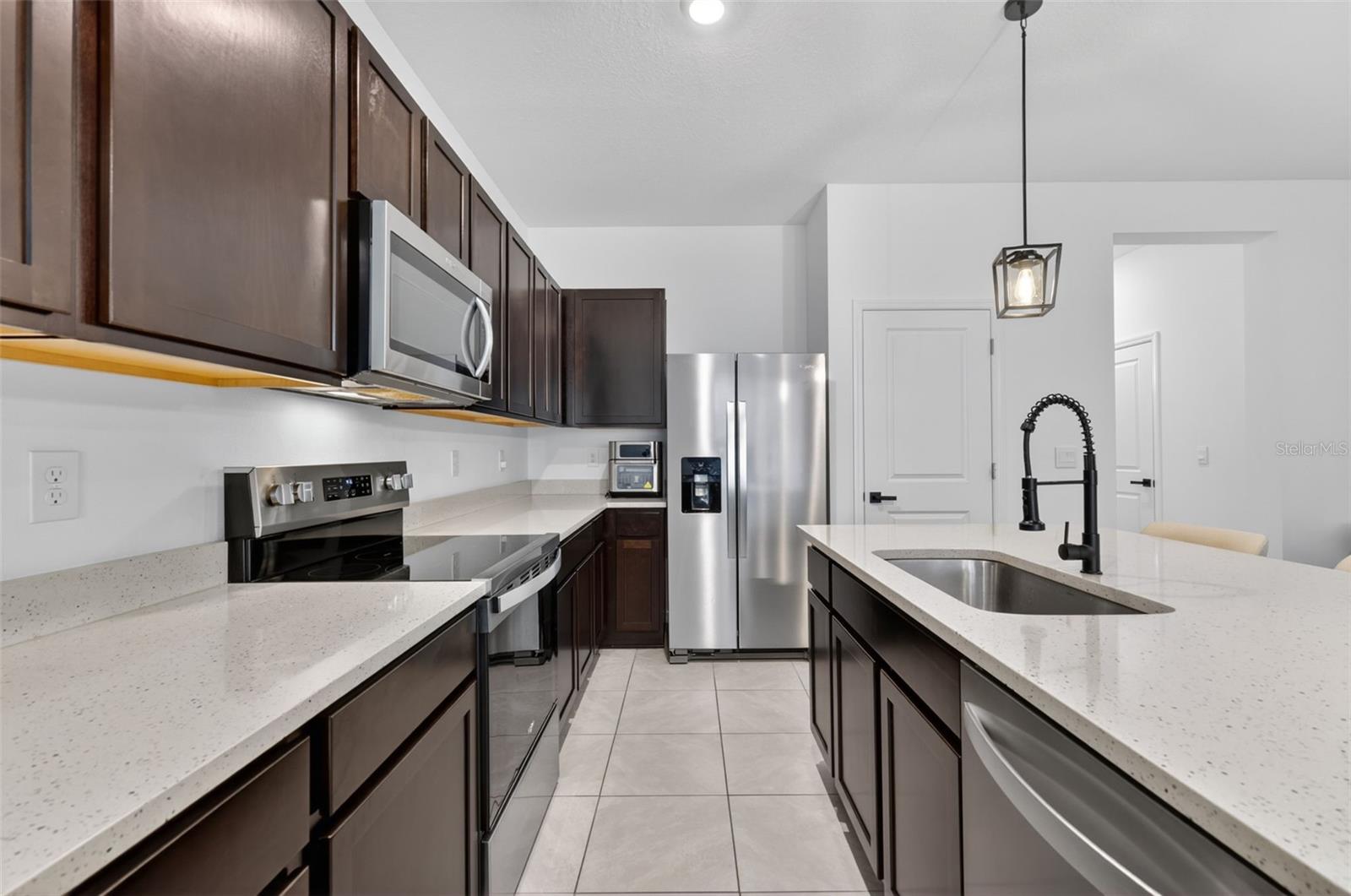 567 MANGROVE SHADE CIR, APOLLO BEACH, FL, 33572