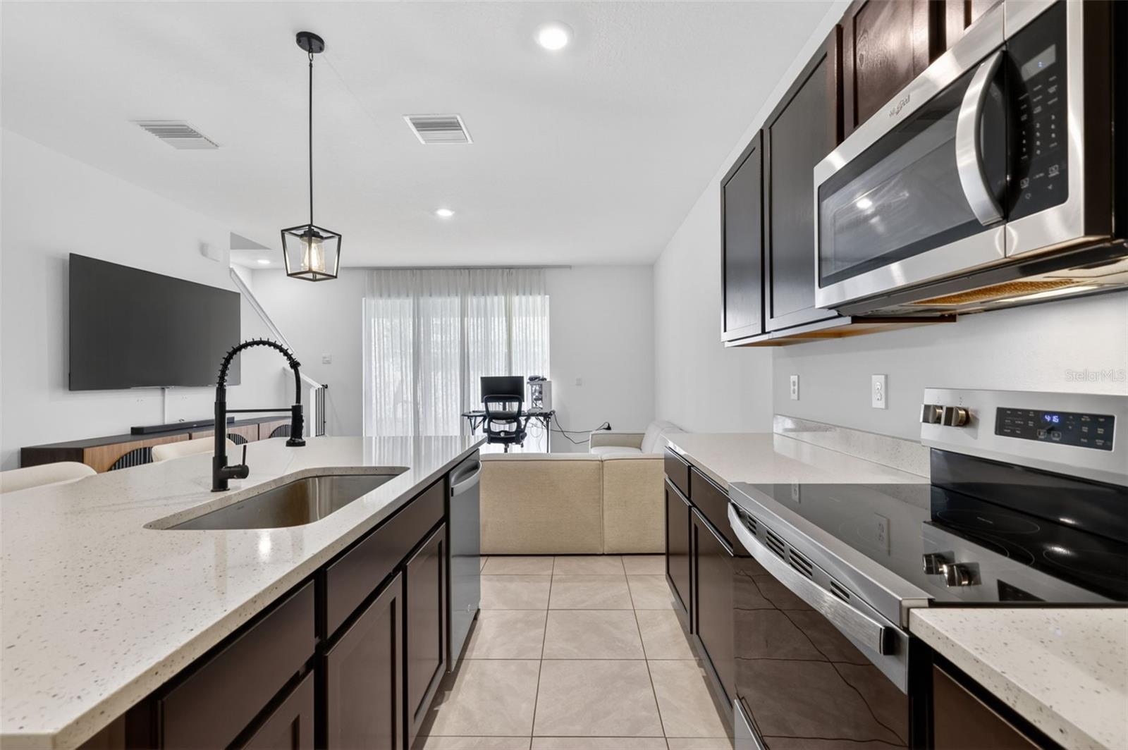 567 MANGROVE SHADE CIR, APOLLO BEACH, FL, 33572
