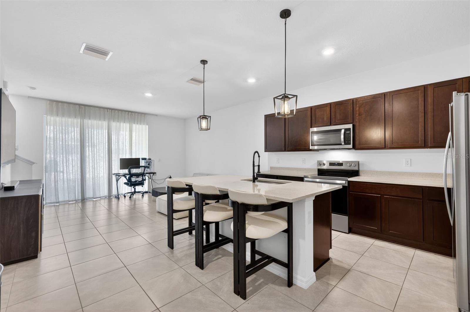 567 MANGROVE SHADE CIR, APOLLO BEACH, FL, 33572