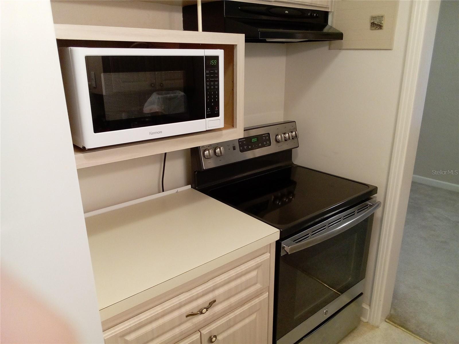 906 OAK DR, LEESBURG, FL, 34748
