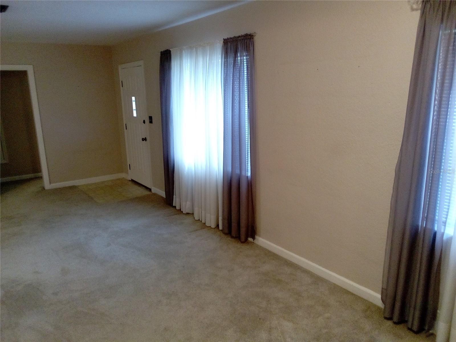906 OAK DR, LEESBURG, FL, 34748