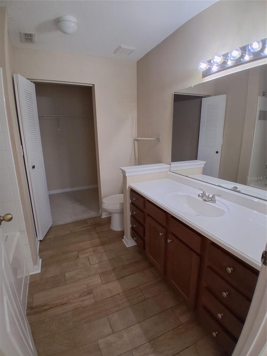 9020 LAKE CHASE ISLAND WAY #9020, TAMPA, FL, 33626