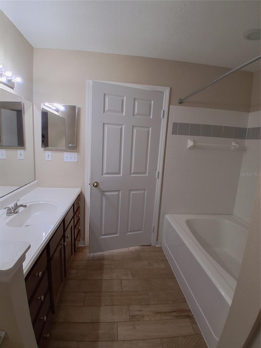 9020 LAKE CHASE ISLAND WAY #9020, TAMPA, FL, 33626