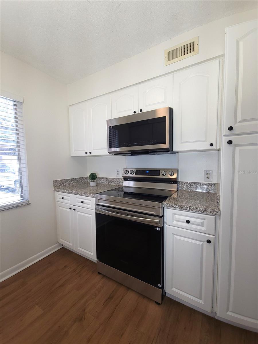 7606 ABBEY LN #208, TAMPA, FL, 33617