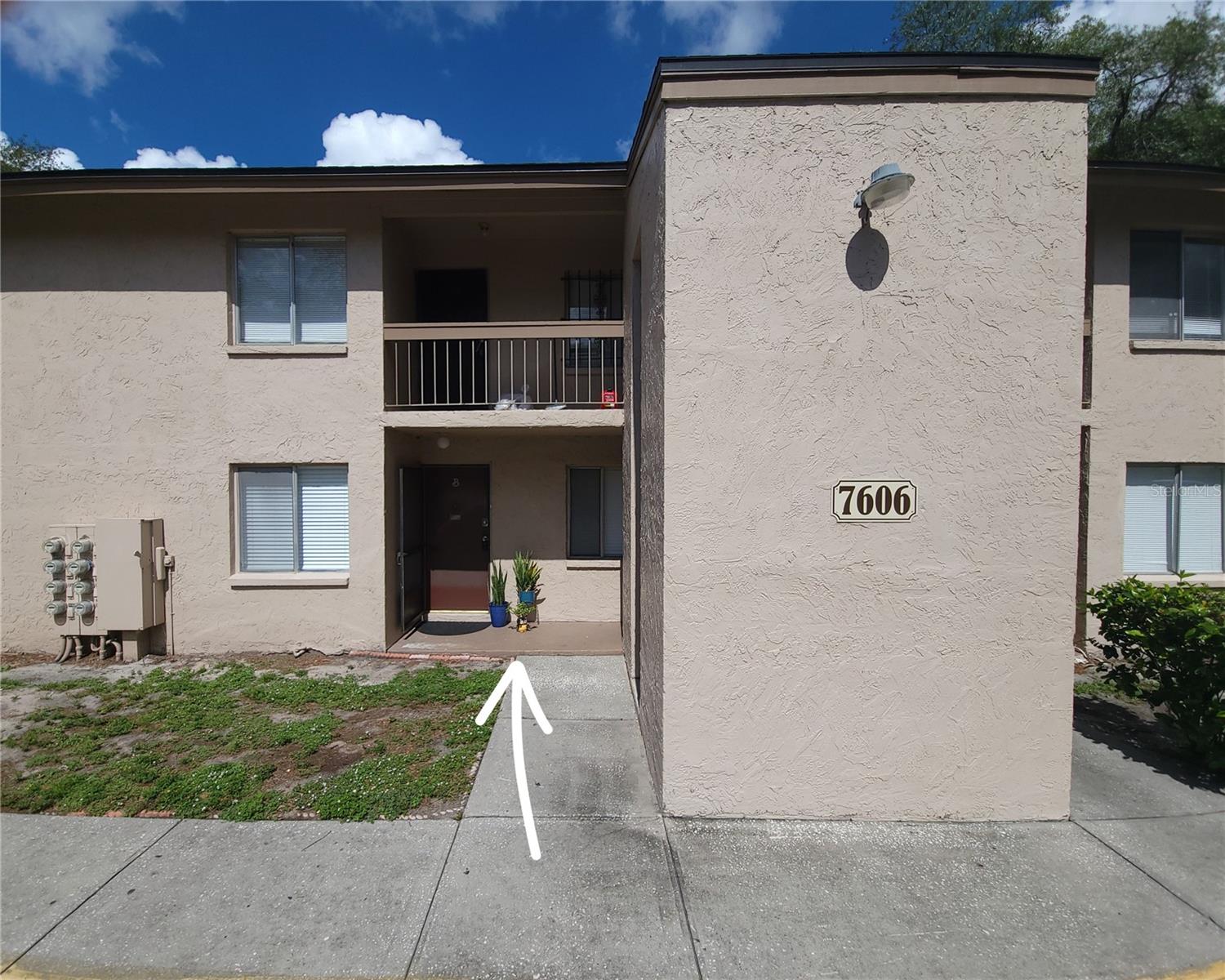 7606 ABBEY LN #208, TAMPA, FL, 33617