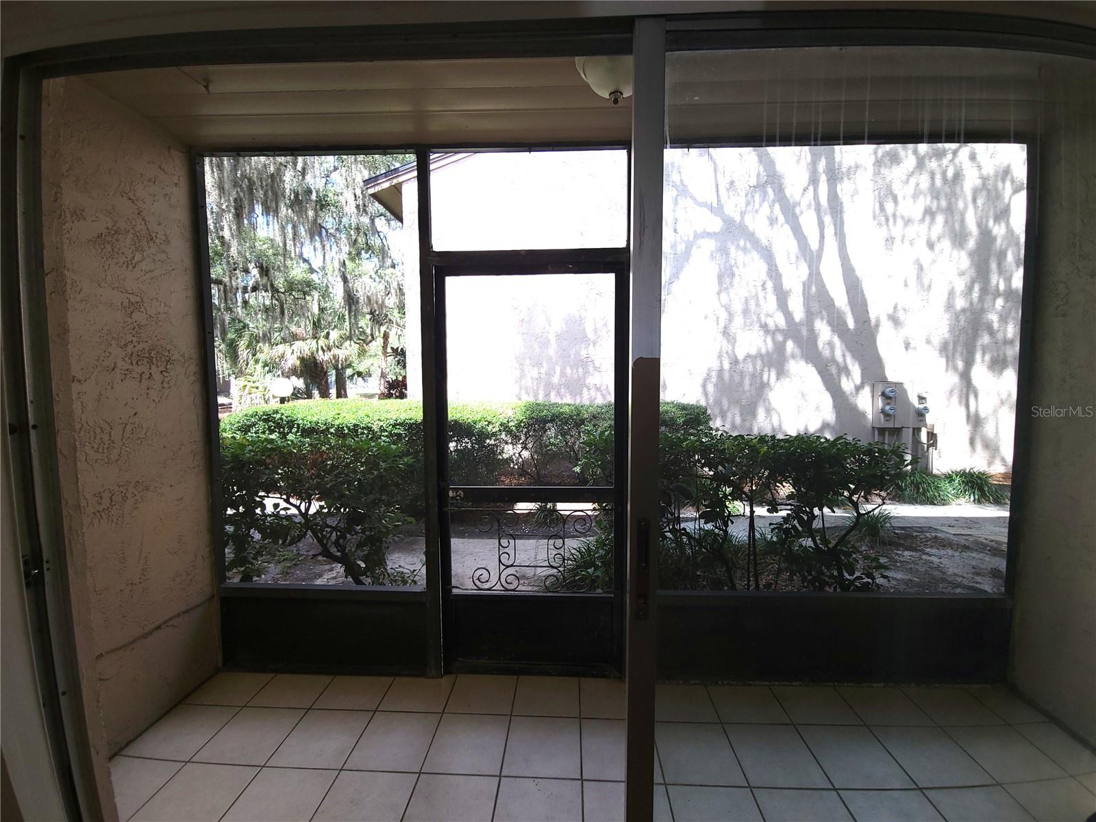 7606 ABBEY LN #208, TAMPA, FL, 33617