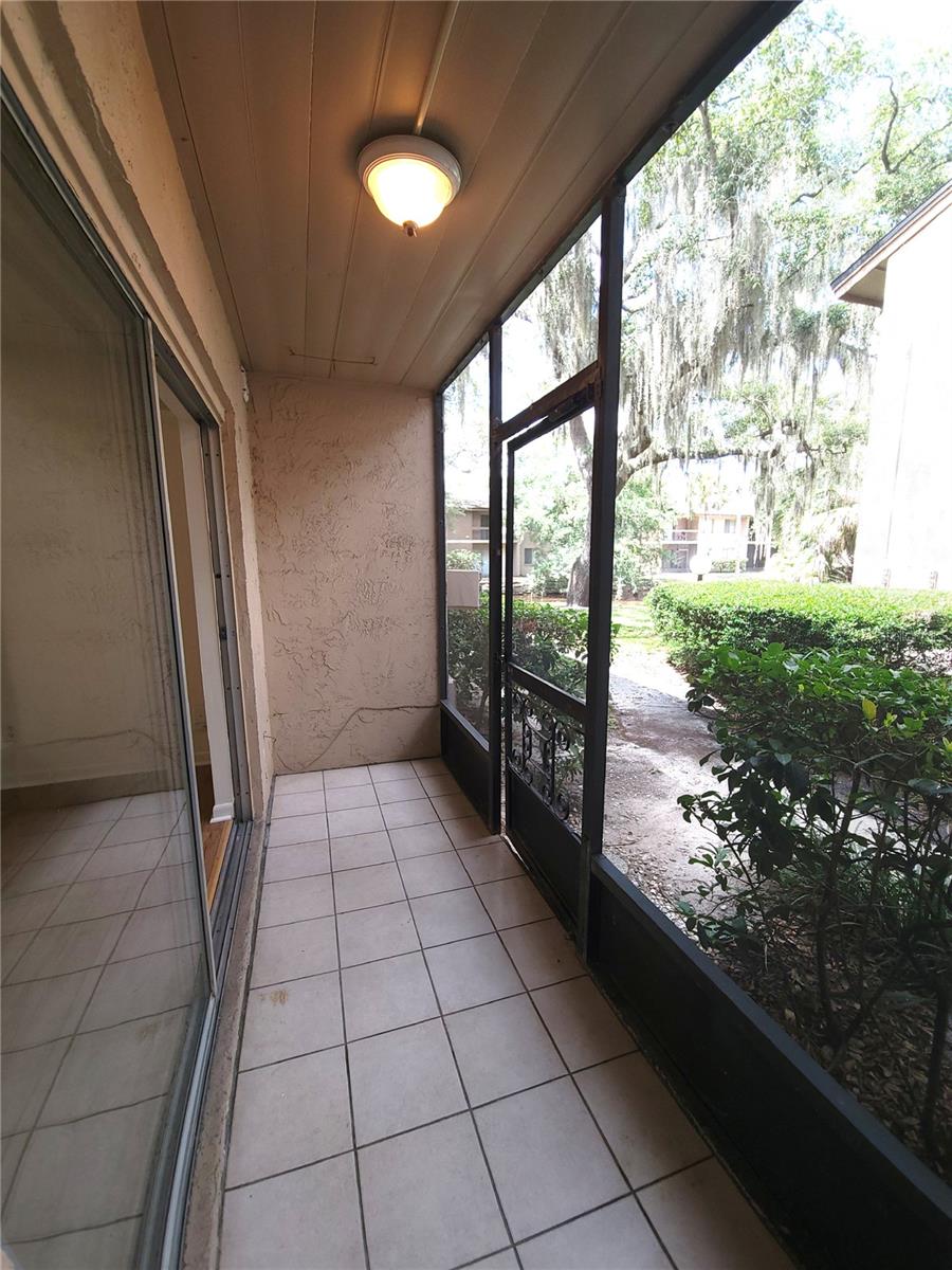7606 ABBEY LN #208, TAMPA, FL, 33617