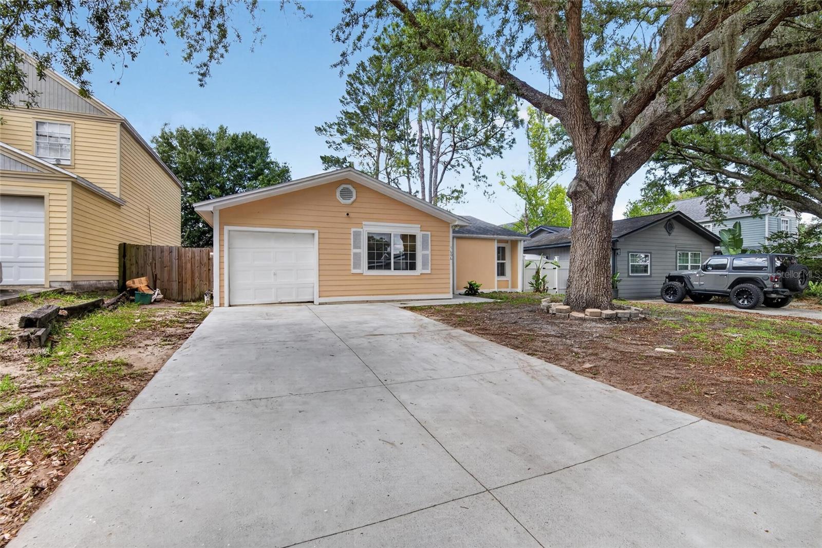 7606 LEON AVE, TAMPA, FL, 33637