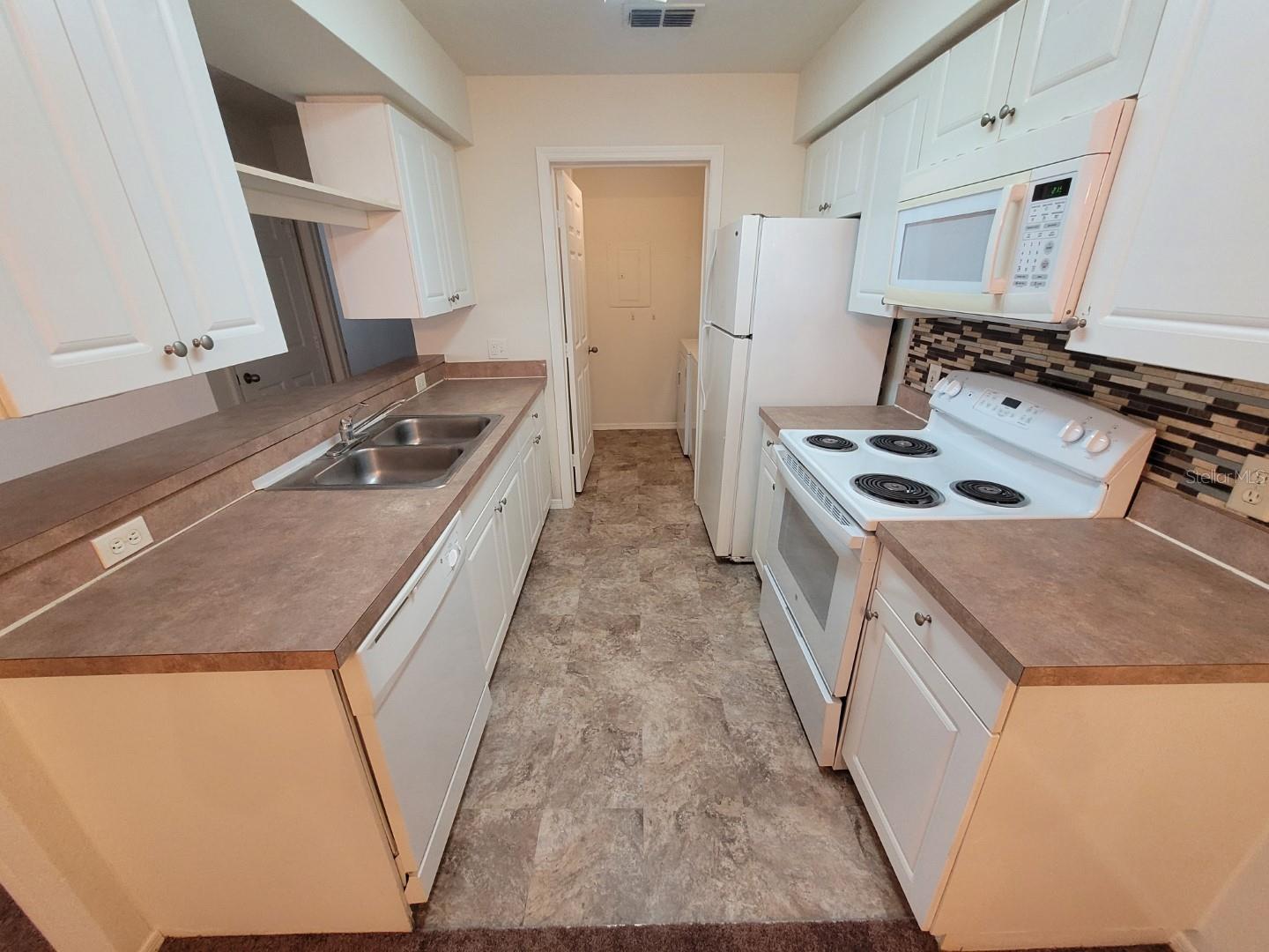 36106 LAKE CHASE BLVD #102, ZEPHYRHILLS, FL, 33541
