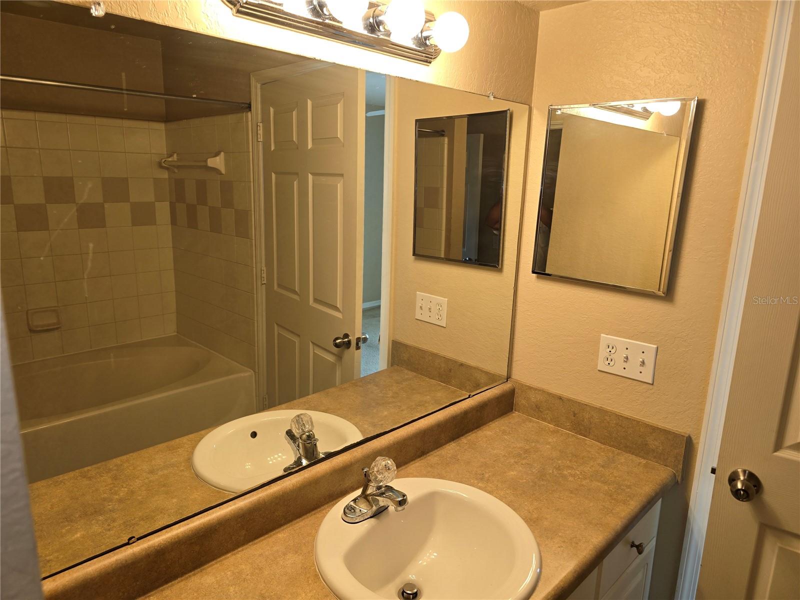 5601 ROSEHILL RD #203, SARASOTA, FL, 34233