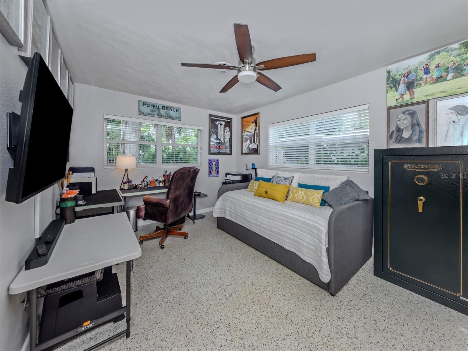 632 PARK DR, BRADENTON, FL, 34209