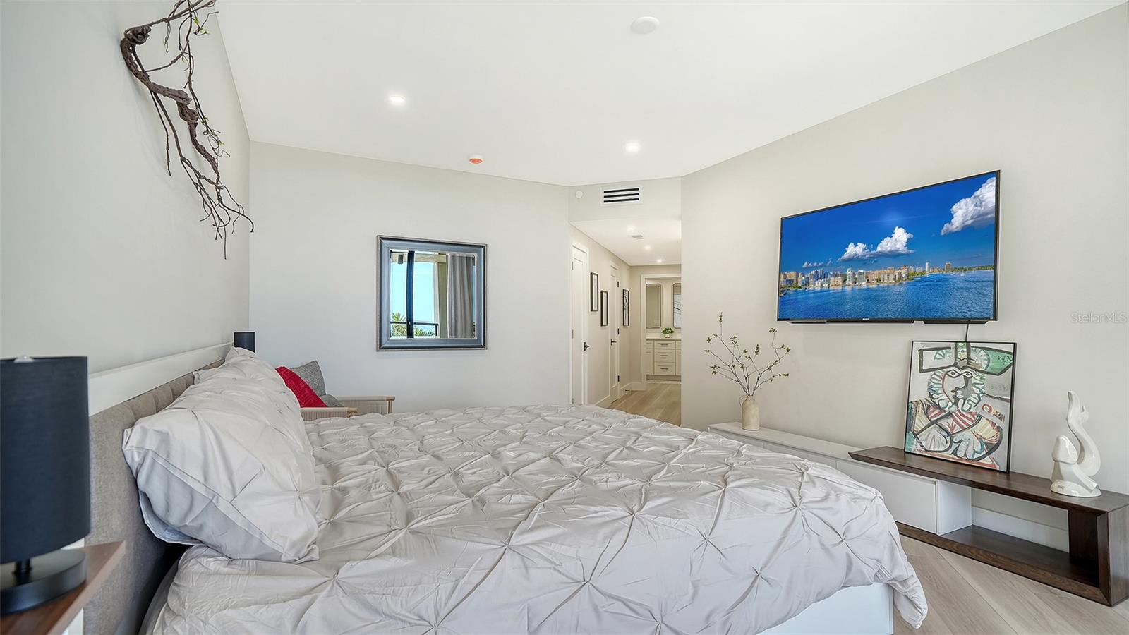 1211 GULF OF MEXICO DR #105, LONGBOAT KEY, FL, 34228