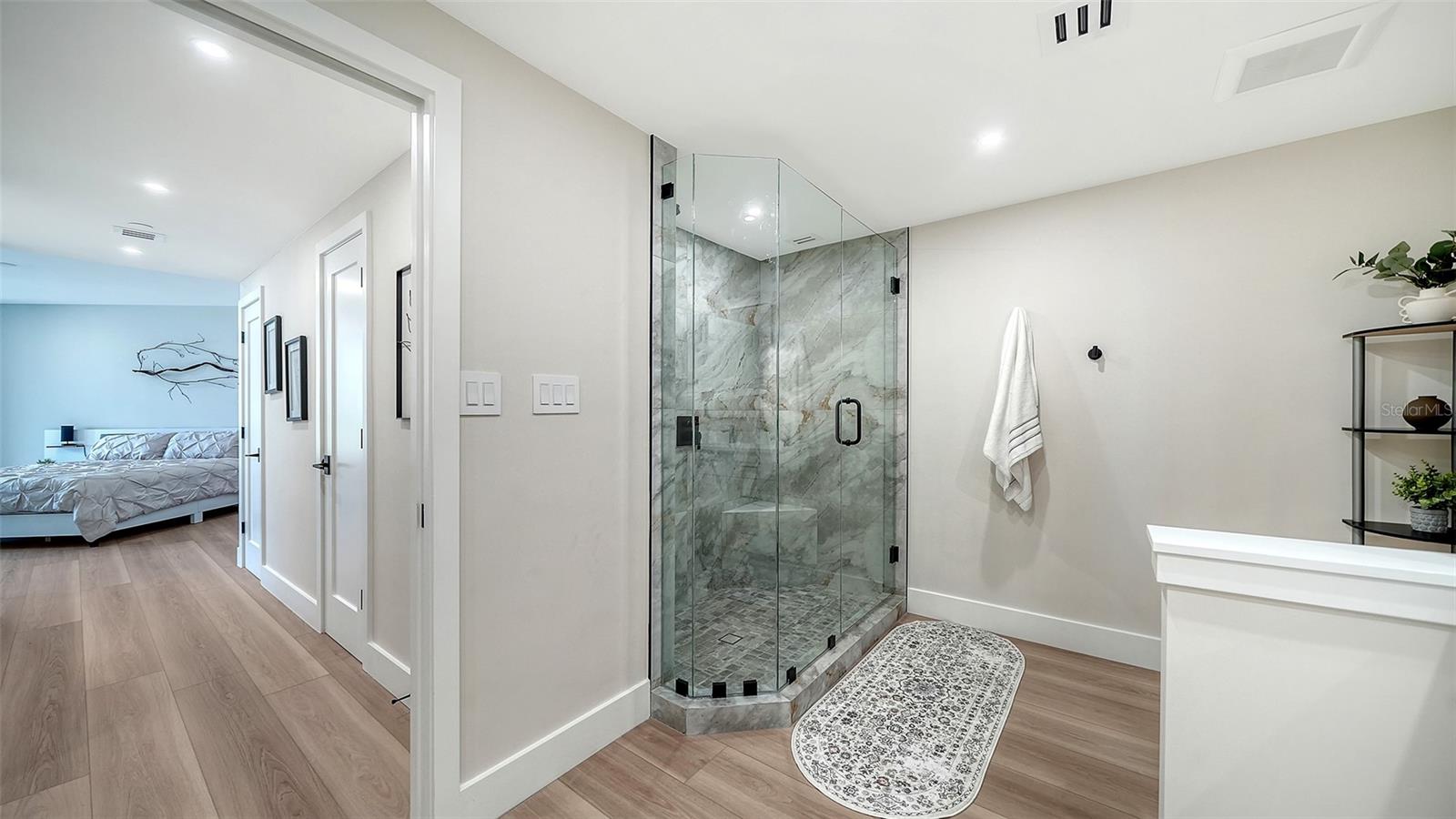 1211 GULF OF MEXICO DR #105, LONGBOAT KEY, FL, 34228