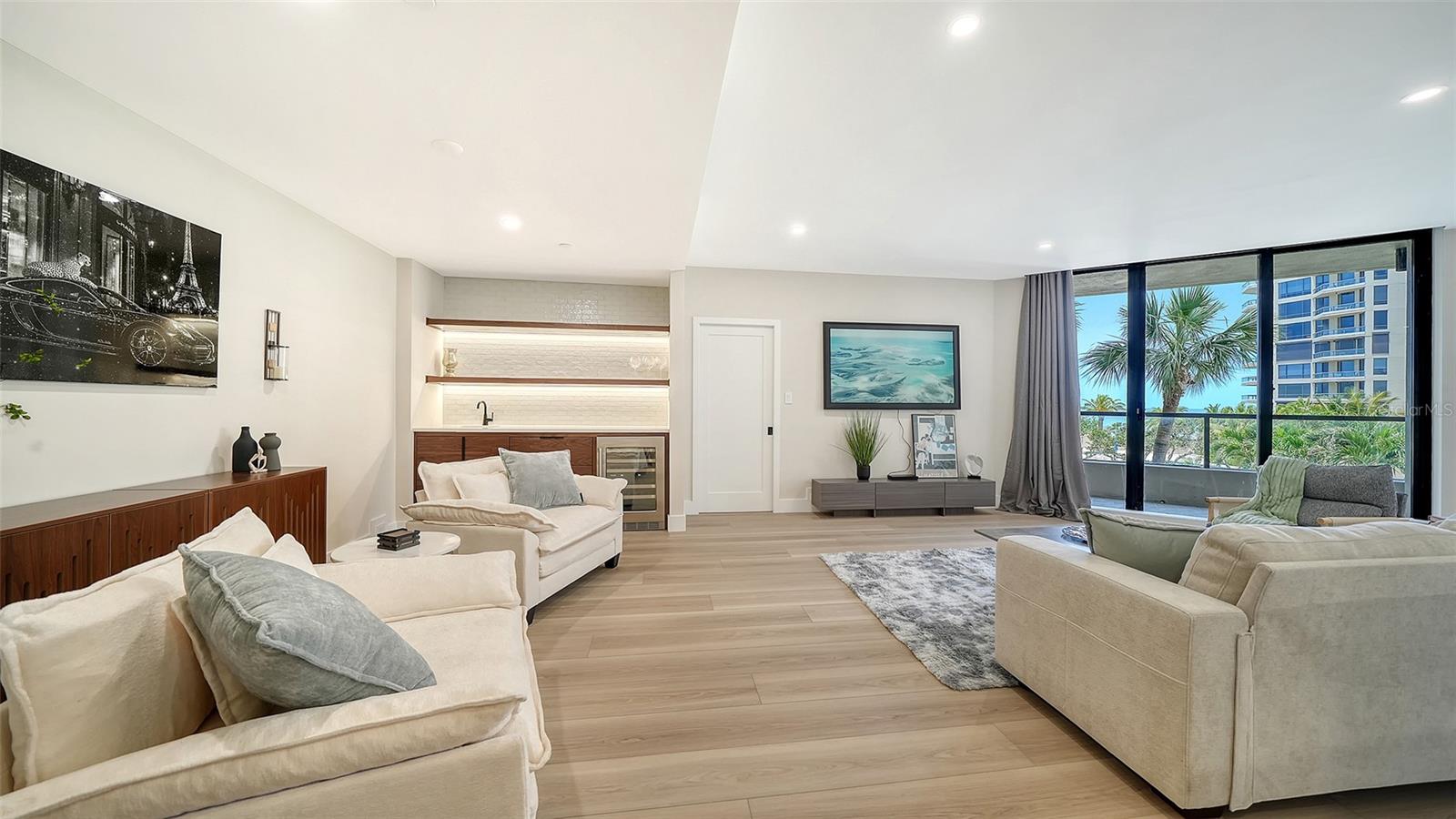 1211 GULF OF MEXICO DR #105, LONGBOAT KEY, FL, 34228