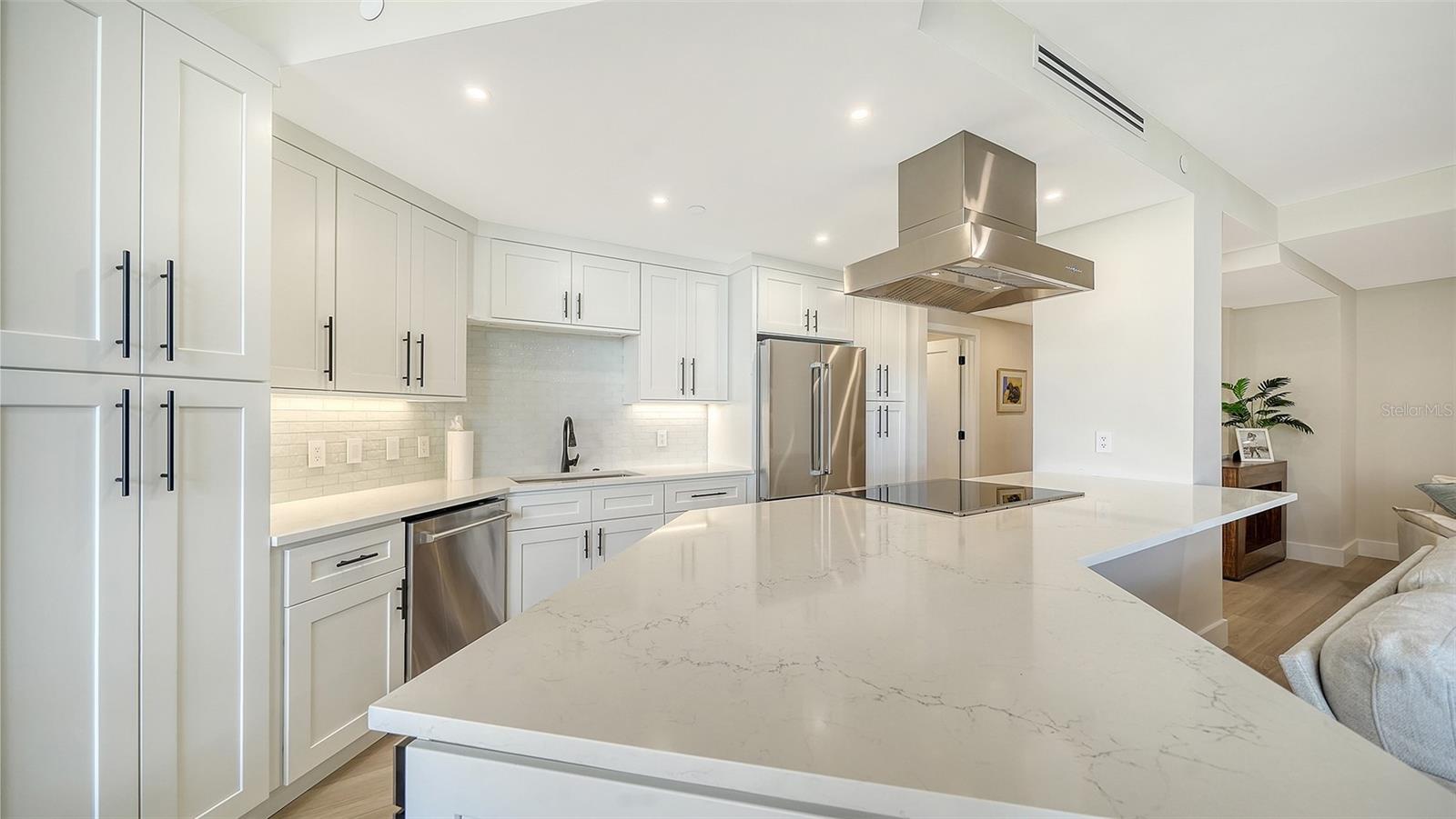 1211 GULF OF MEXICO DR #105, LONGBOAT KEY, FL, 34228