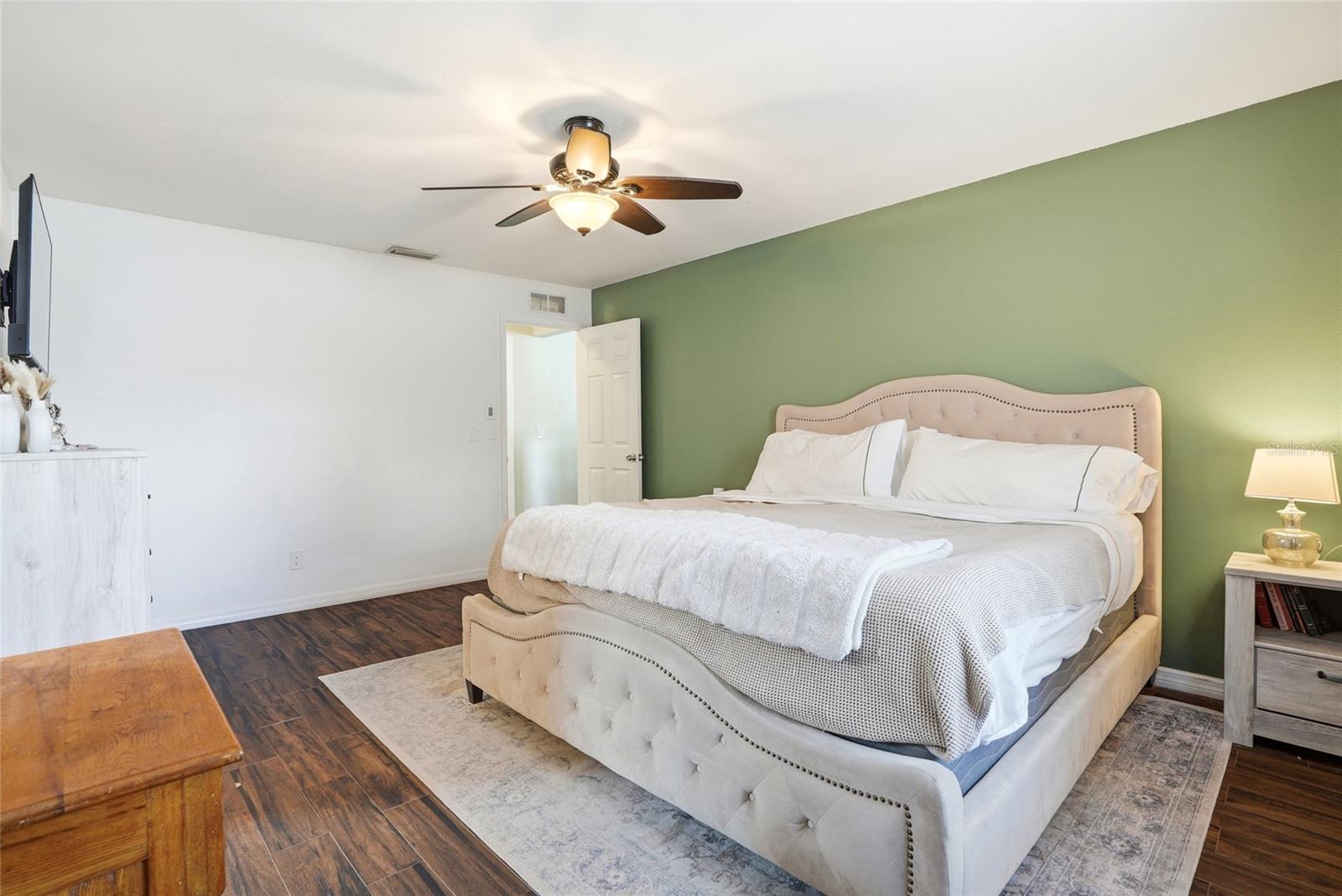 8405 SOMERSET DR, LARGO, FL, 33773