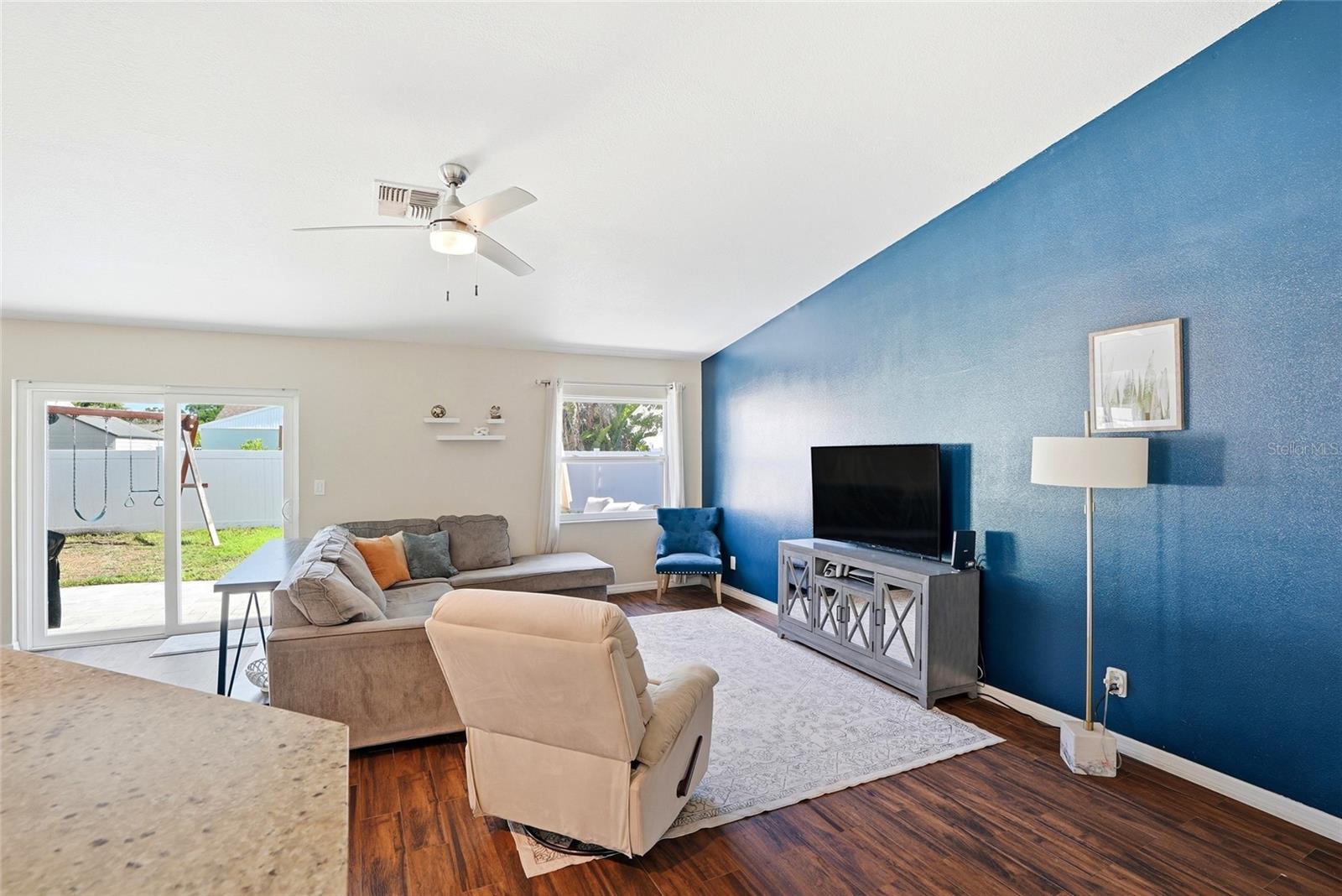 8405 SOMERSET DR, LARGO, FL, 33773