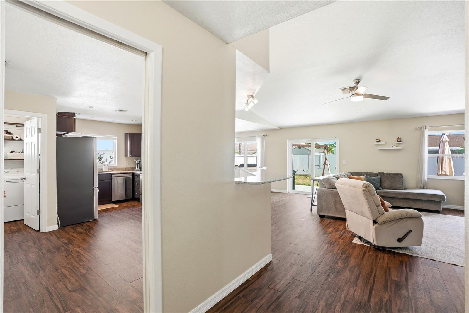 8405 SOMERSET DR, LARGO, FL, 33773