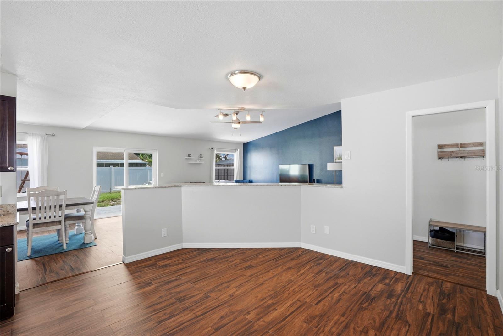 8405 SOMERSET DR, LARGO, FL, 33773