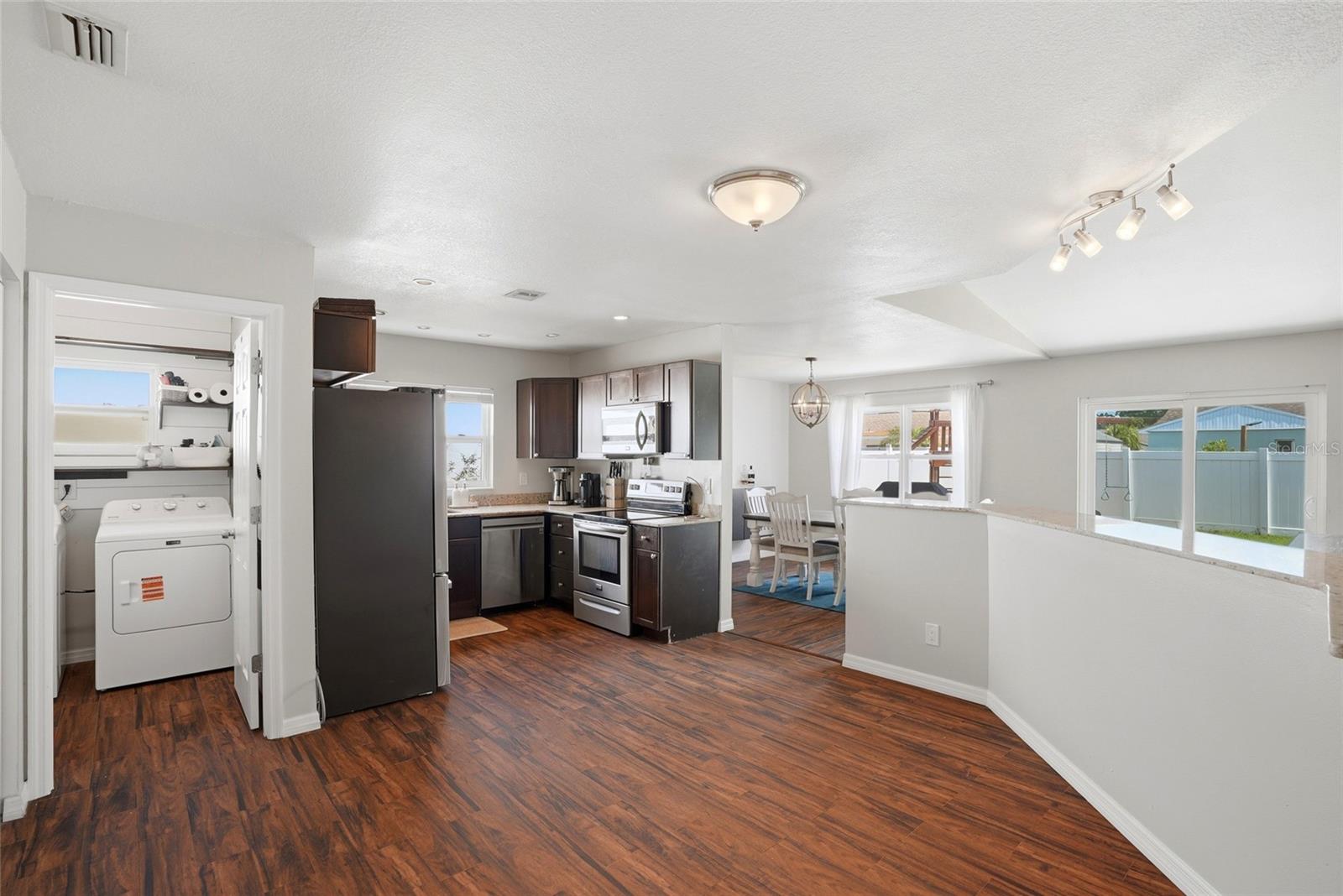 8405 SOMERSET DR, LARGO, FL, 33773